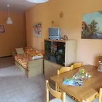 Enjoy A Lovely Flat With Pool - Beahost